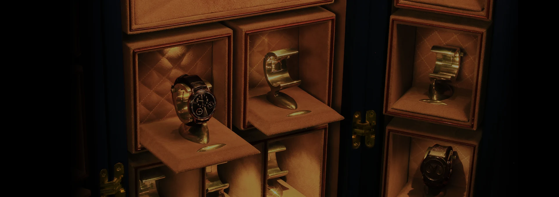 watch CABINET trunks