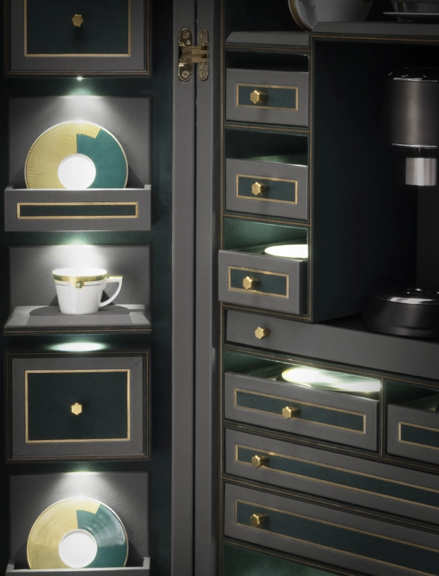 small-tea-and-coffee-trunk