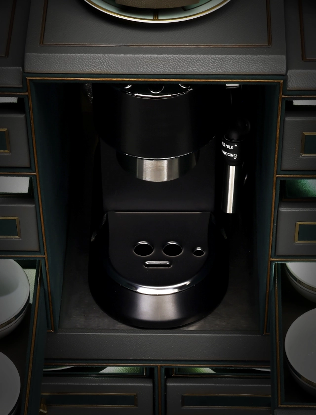 small-tea-and-coffee-trunk